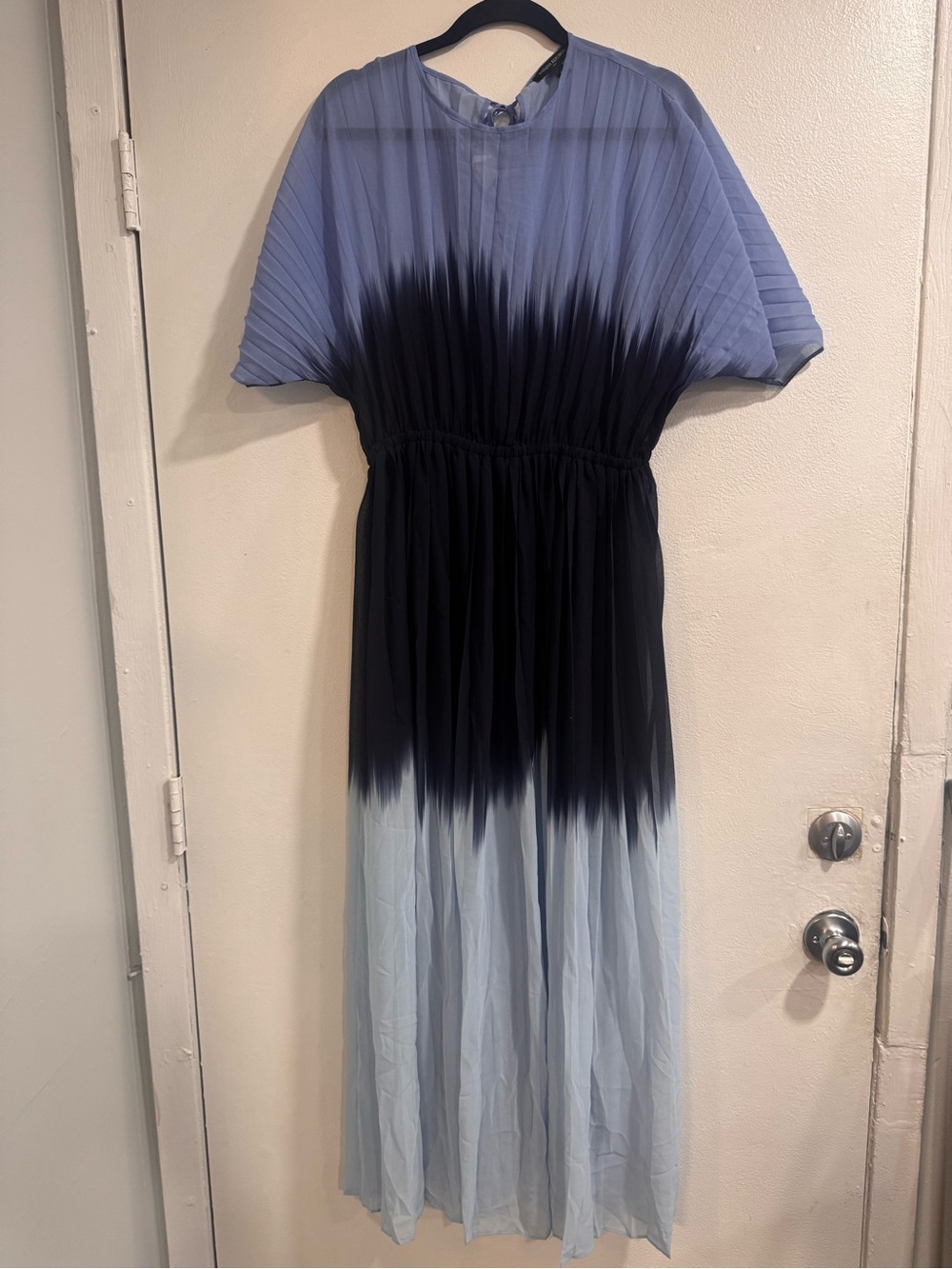 Banana Republic Factory Chiffon Pleated Maxi Dress Size Medium - Picture 3 of 6